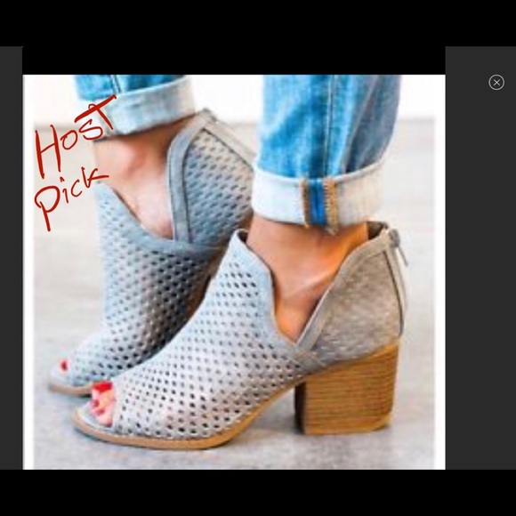 Shoeroom21 boutique Shoes - HP** LADIES PEEP TOE GREY CHUNKY HEELS BOOTIE